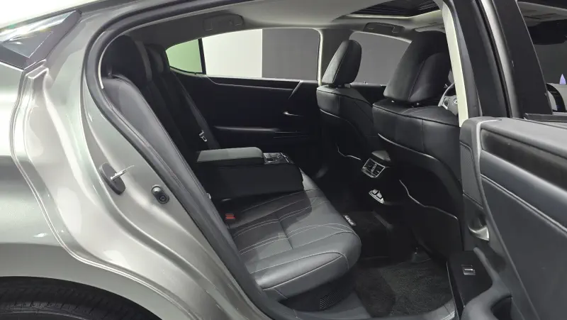 Lexus ES300h