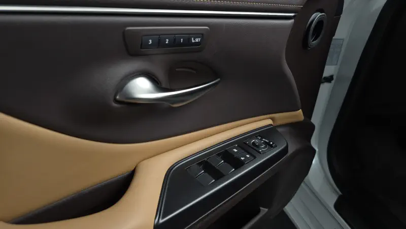 Lexus ES300h