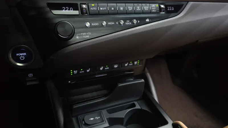 Lexus ES300h