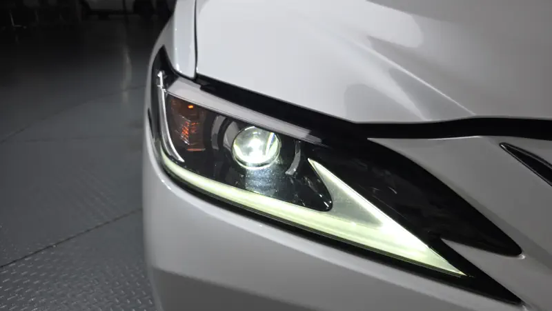 Lexus ES300h