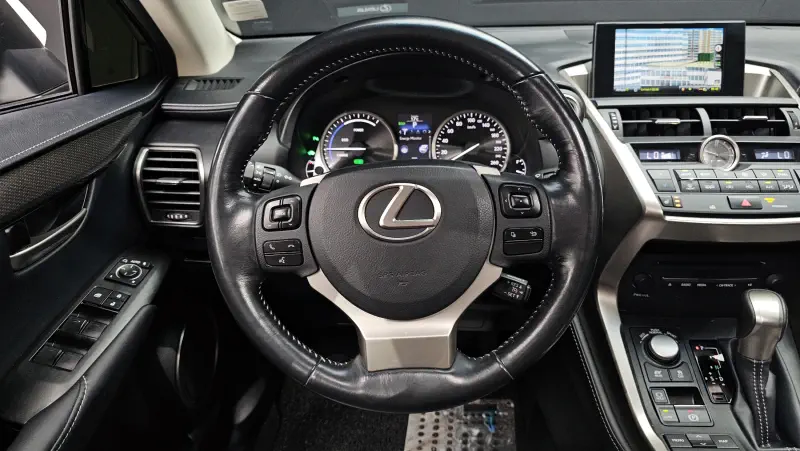 Lexus NX300h