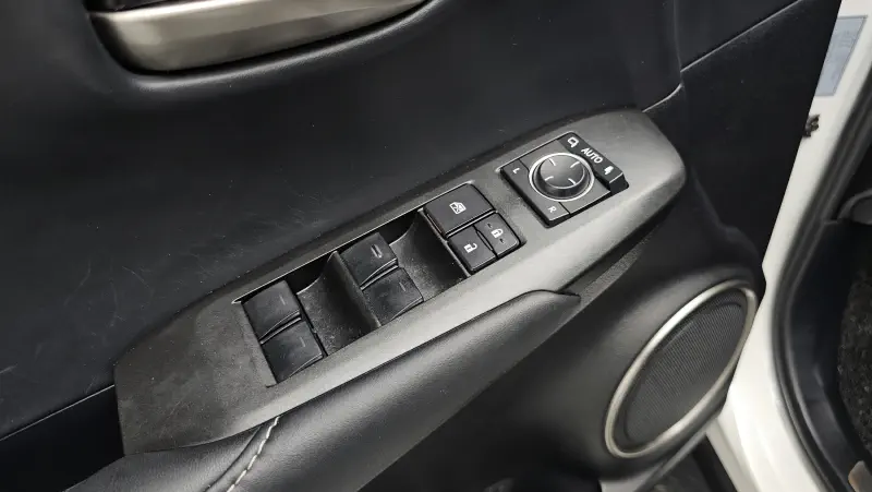 Lexus NX300h