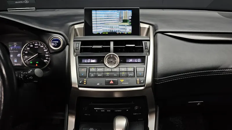 Lexus NX300h