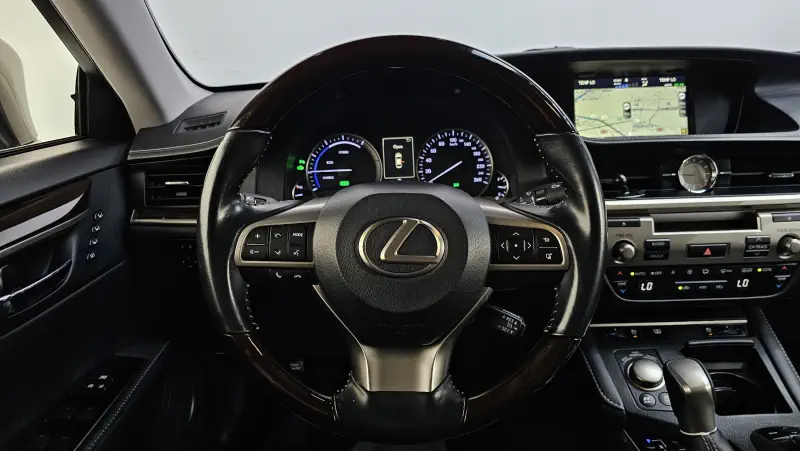 Lexus ES300h