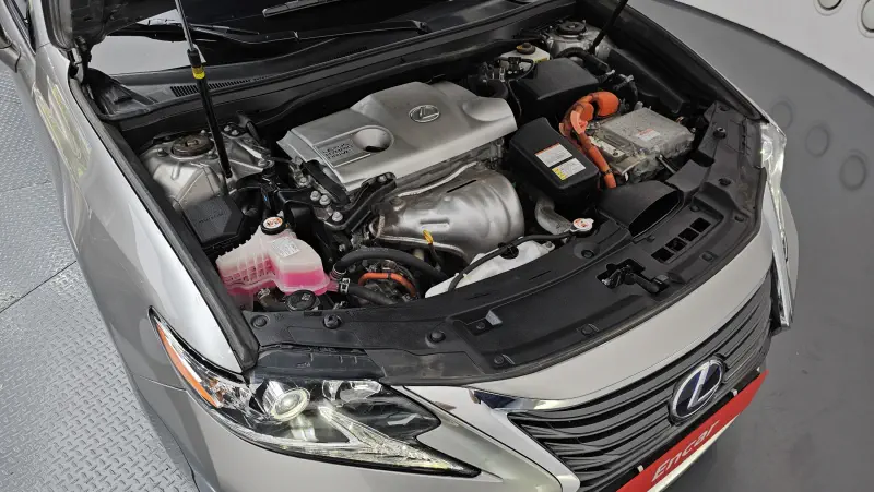 Lexus ES300h