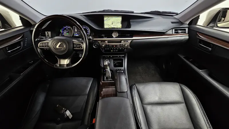 Lexus ES300h