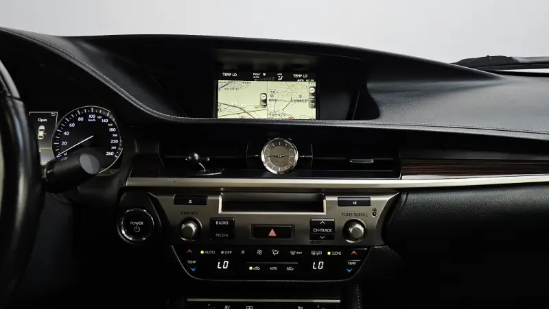 Lexus ES300h