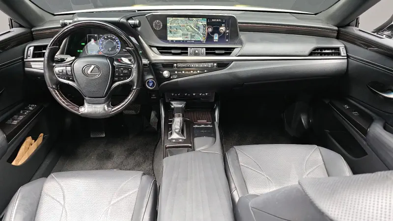 Lexus ES300h