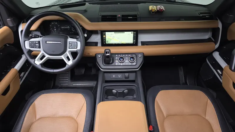 Land Rover DEFENDER