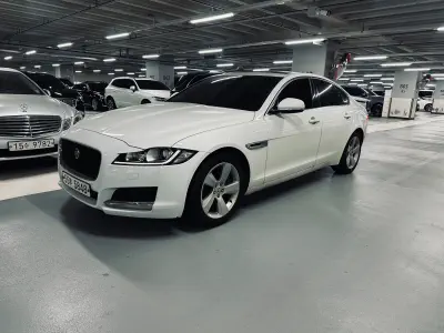 Jaguar XF