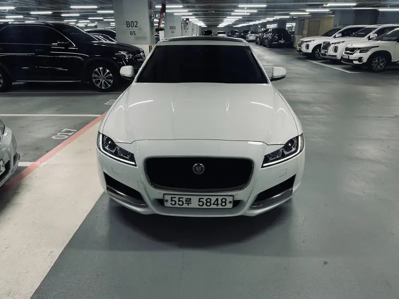 Jaguar XF