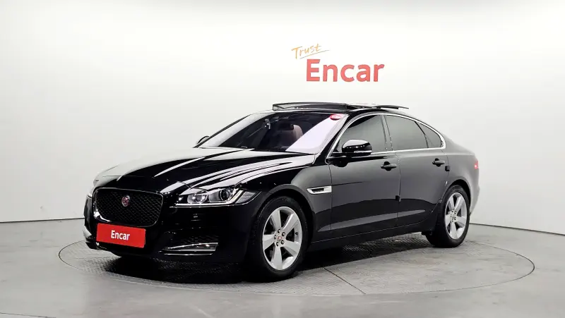 Jaguar XF