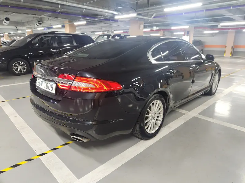 Jaguar XF