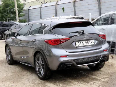 Infiniti Q30