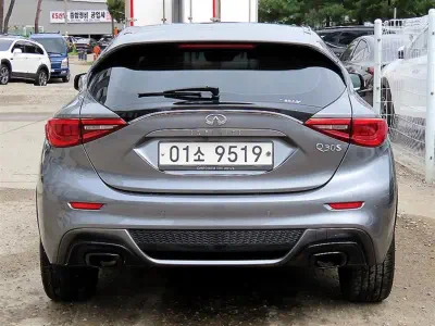 Infiniti Q30