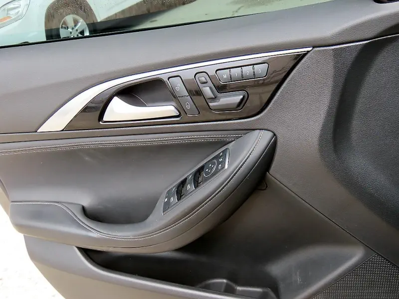 Infiniti Q30
