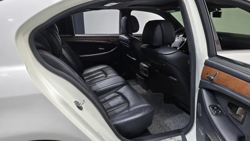 SsangYong Chairman W