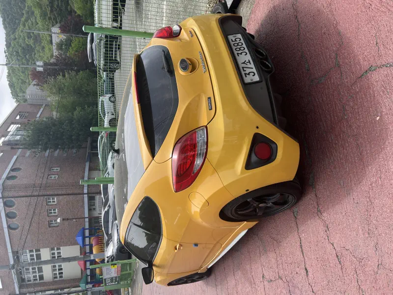 Hyundai Veloster