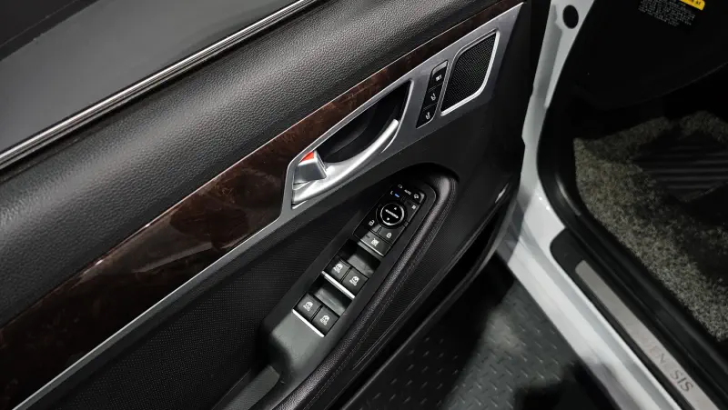 Hyundai Genesis