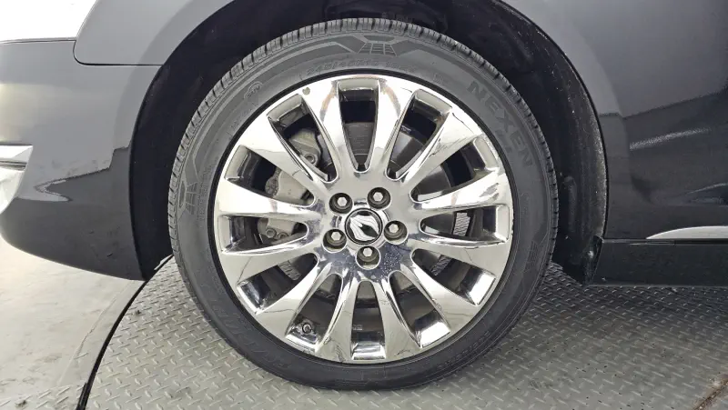 SsangYong Chairman W
