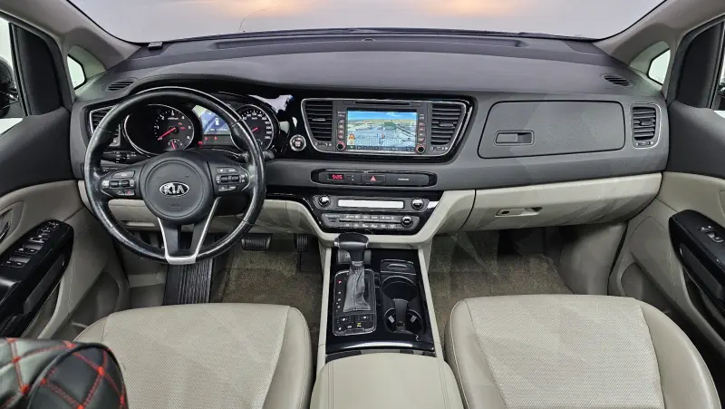 Kia Carnival