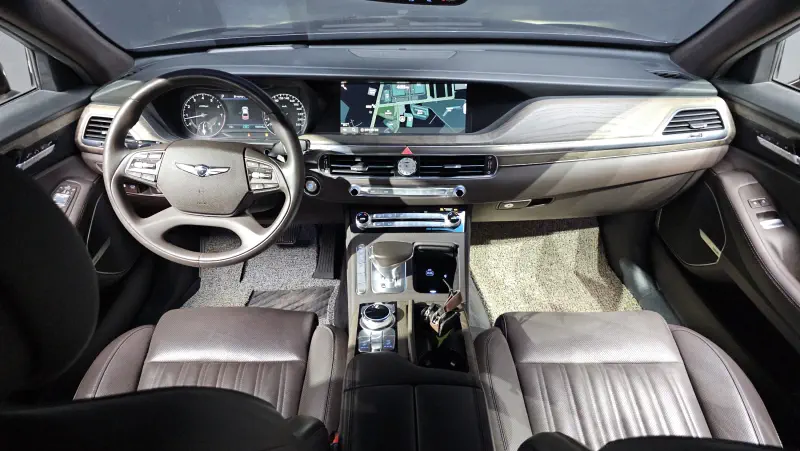 Genesis G90