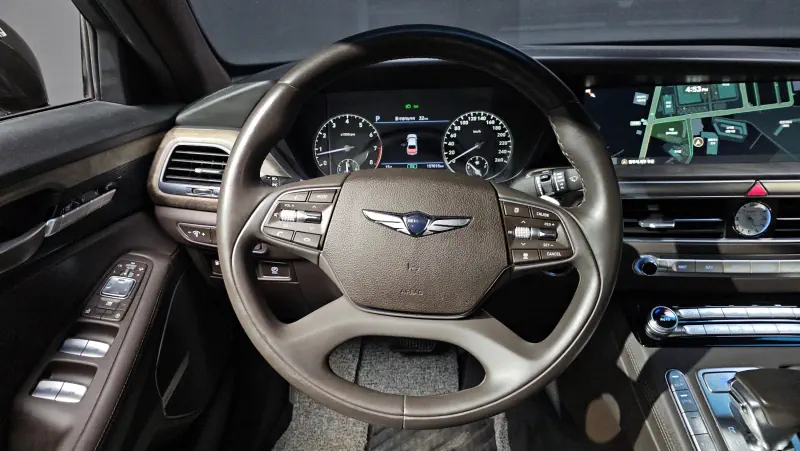 Genesis G90