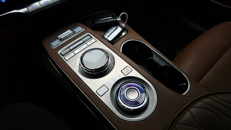 Genesis GV70