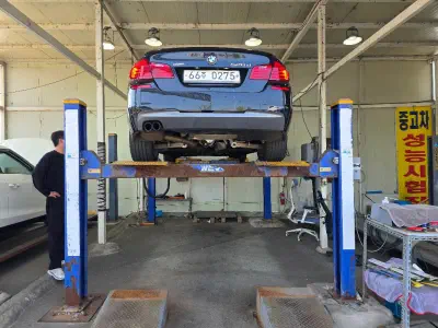 BMW 5-Series