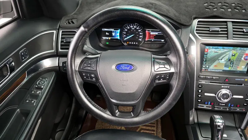 Ford EXPLORER