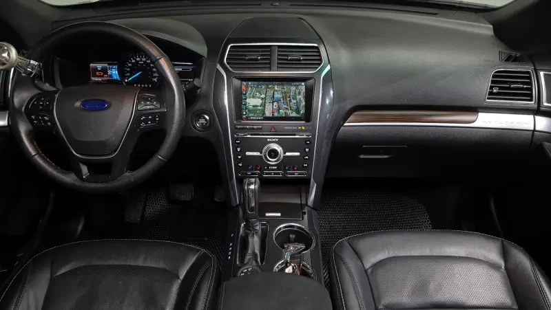 Ford EXPLORER