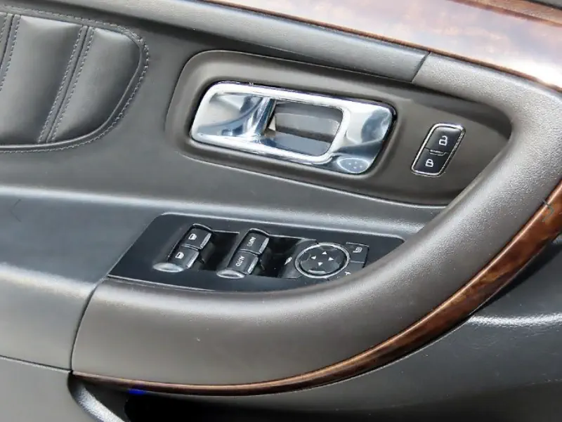 Ford TAURUS