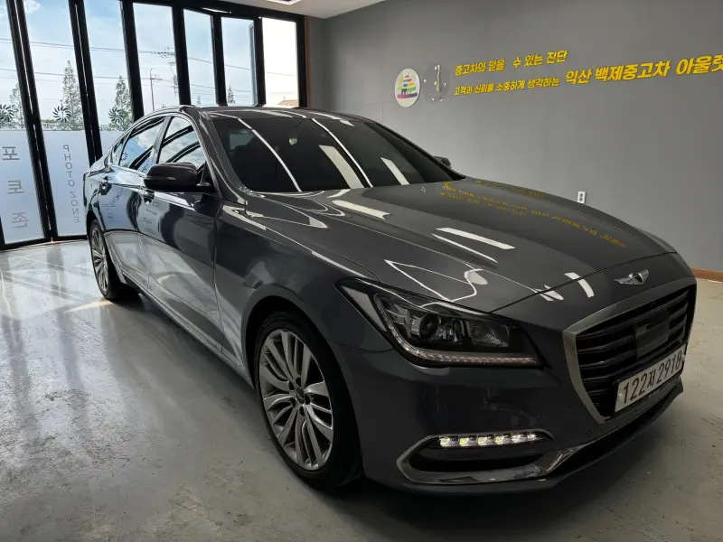 Hyundai Genesis
