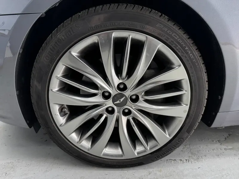 Hyundai Genesis