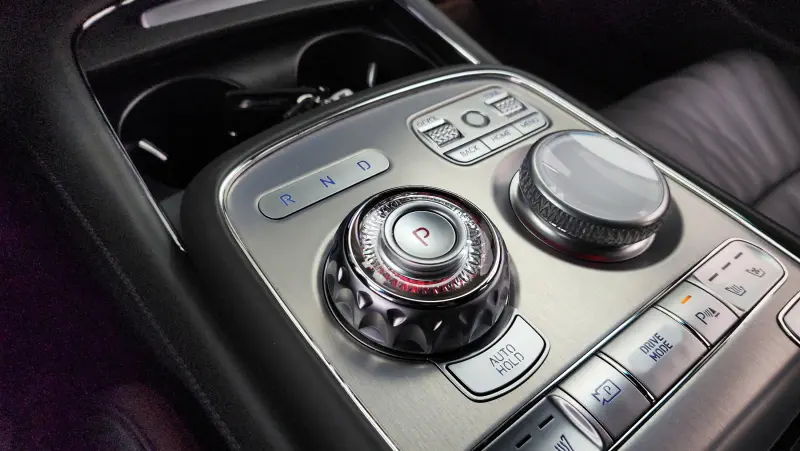 Genesis G90