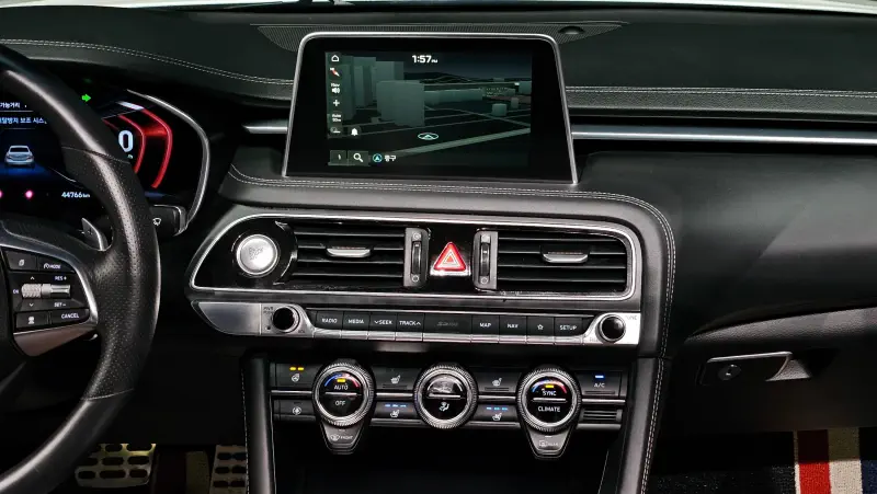 Genesis G70