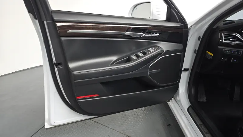 Genesis EQ900