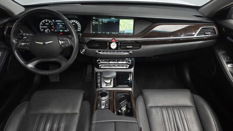 Genesis EQ900