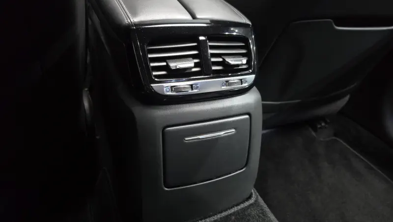 Genesis EQ900