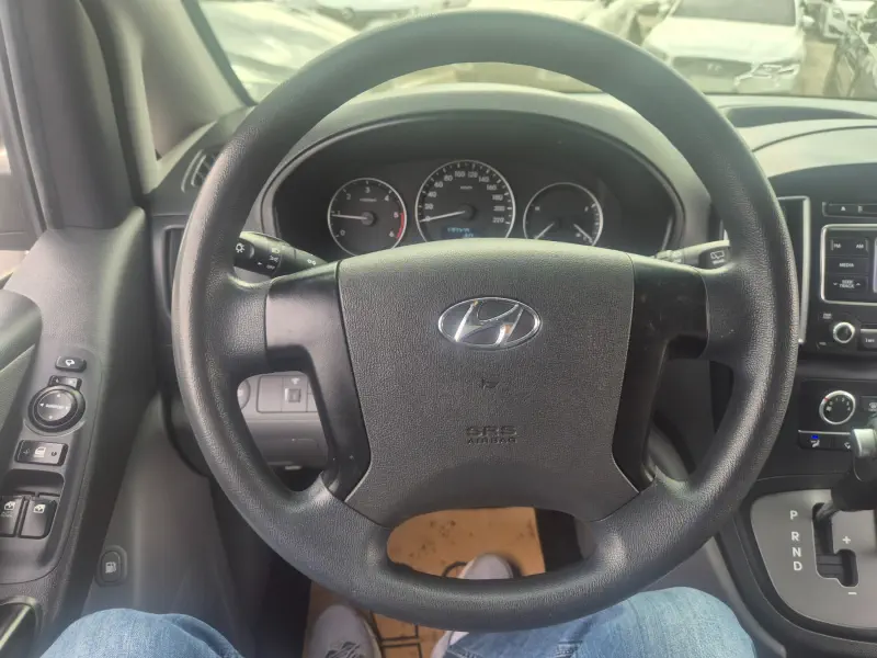Hyundai Grand Starex