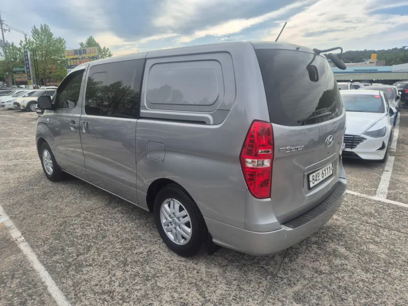 Hyundai Grand Starex