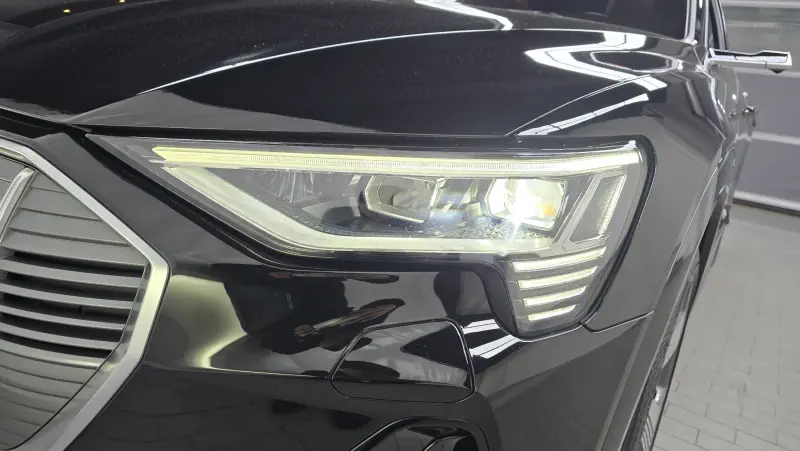 Audi e-tron
