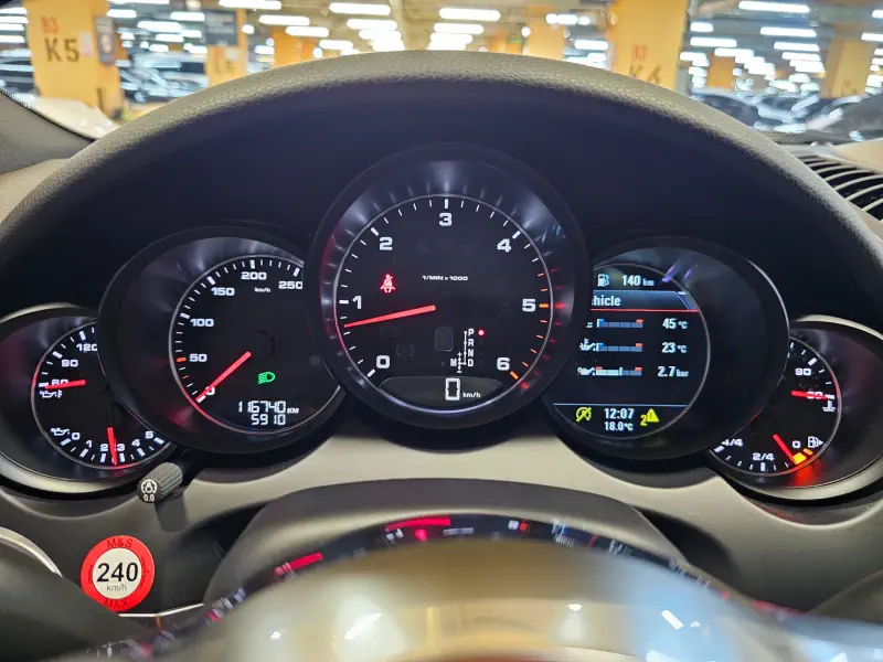 Porsche CAYENNE