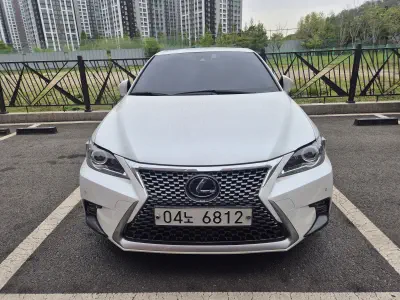 Lexus CT200h