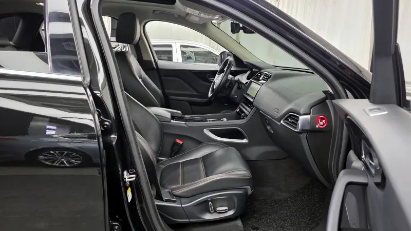 Jaguar F-PACE