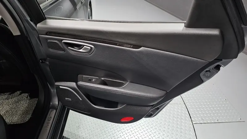 Renault SM6
