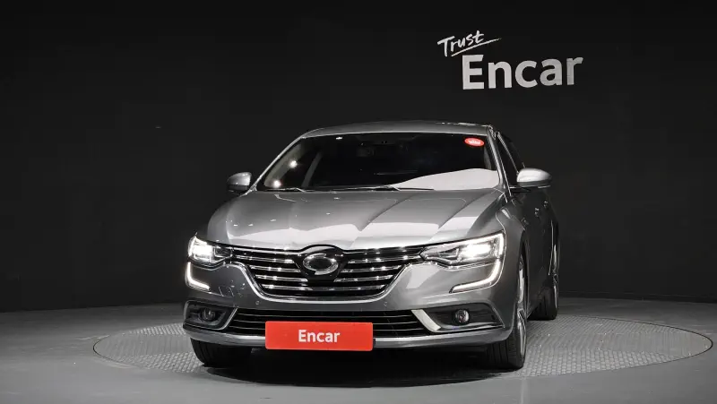 Renault SM6