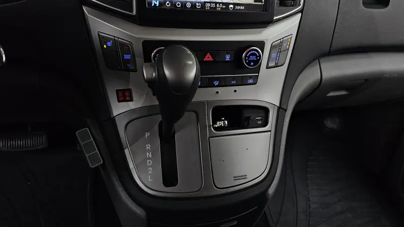 Hyundai Grand Starex