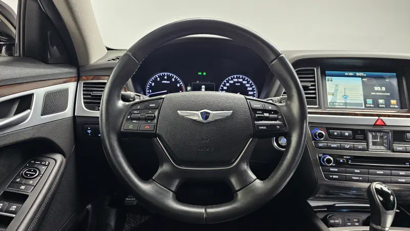 Hyundai Genesis