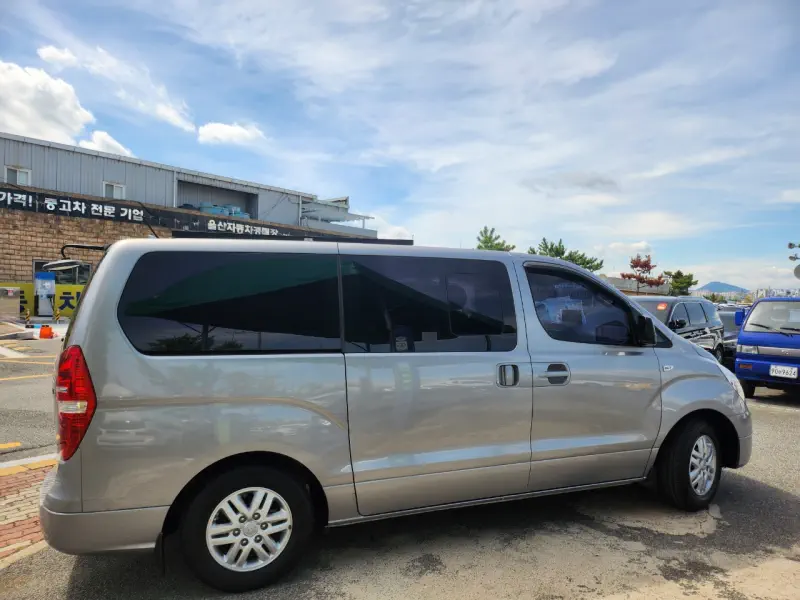 Hyundai Grand Starex